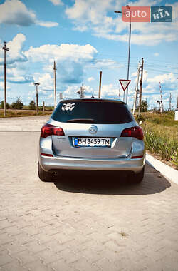 Универсал Opel Astra 2011 в 