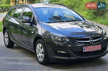 Универсал Opel Astra 2015 в Киеве
