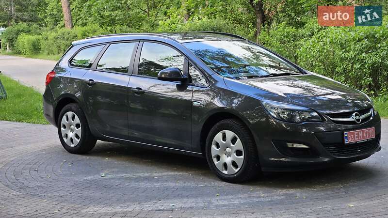 Универсал Opel Astra 2015 в Киеве