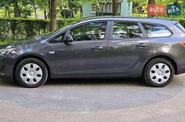Универсал Opel Astra 2015 в Киеве