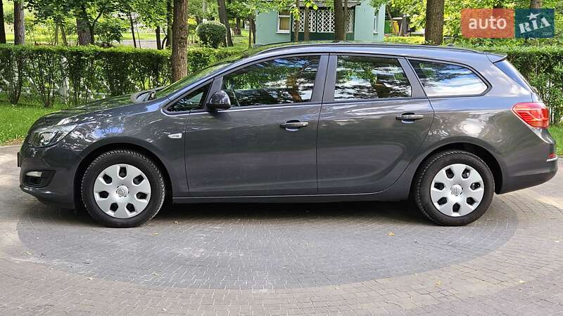 Универсал Opel Astra 2015 в Киеве