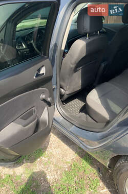 Универсал Opel Astra 2012 в 