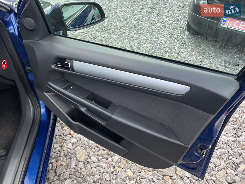 Універсал Opel Astra 2009 в Вінниці
