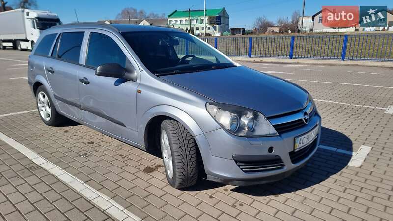 Универсал Opel Astra 2004 в Нововолынске