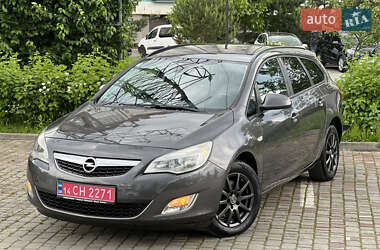 Универсал Opel Astra 2013 в 
