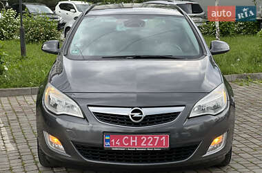 Универсал Opel Astra 2013 в 