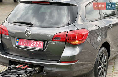 Универсал Opel Astra 2013 в 