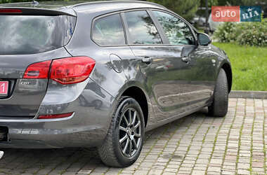 Универсал Opel Astra 2013 в 