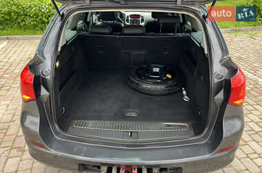 Универсал Opel Astra 2013 в 