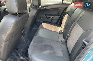 Хэтчбек Opel Astra 2005 в 