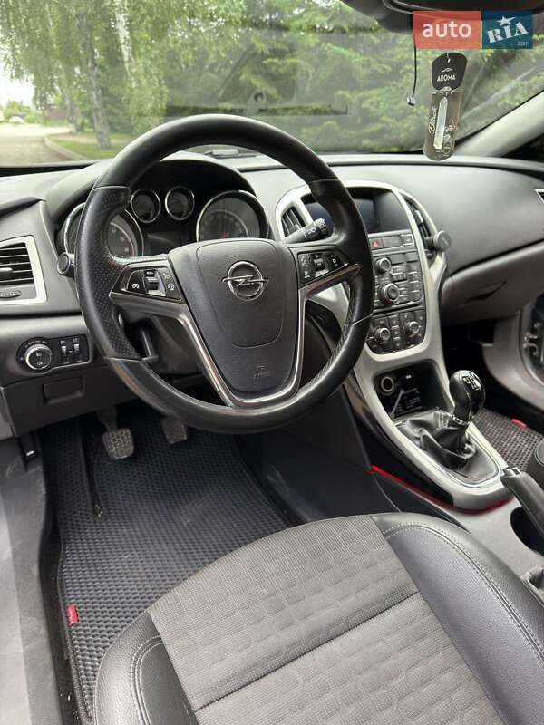 Хетчбек Opel Astra 2013 в Києві