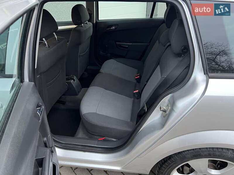Універсал Opel Astra 2009 в Коломиї