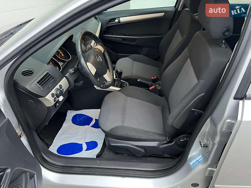 Універсал Opel Astra 2009 в Коломиї