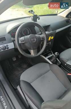 Універсал Opel Astra 2006 в 