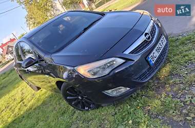 Хэтчбек Opel Astra 2011 в Городке