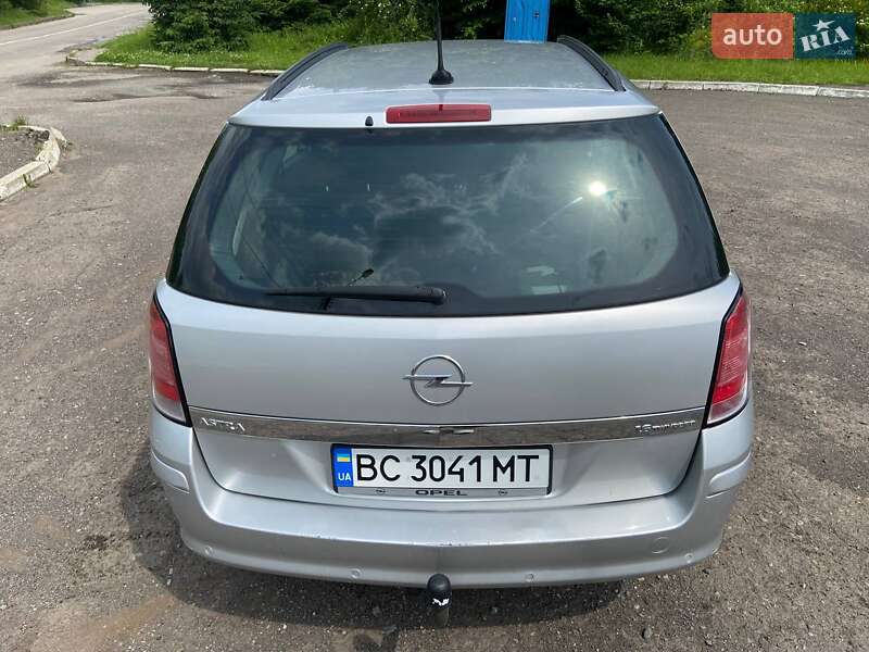 Універсал Opel Astra 2004 в Дрогобичі