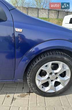 Универсал Opel Astra 2005 в 