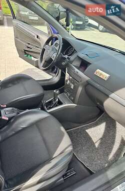 Универсал Opel Astra 2005 в 