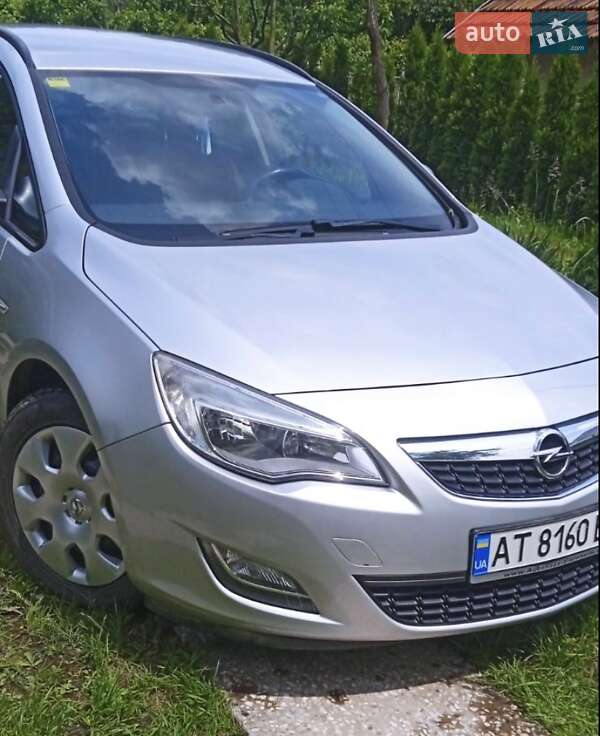 Opel Astra 2011