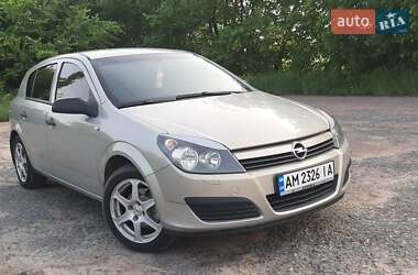 Хэтчбек Opel Astra 2005 в Коростене