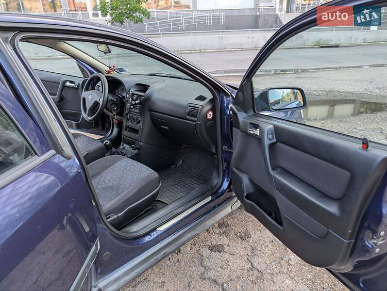 Хэтчбек Opel Astra 2000 в Харькове