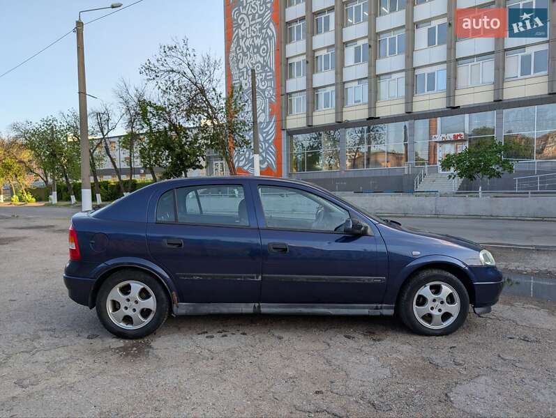 Хэтчбек Opel Astra 2000 в Харькове