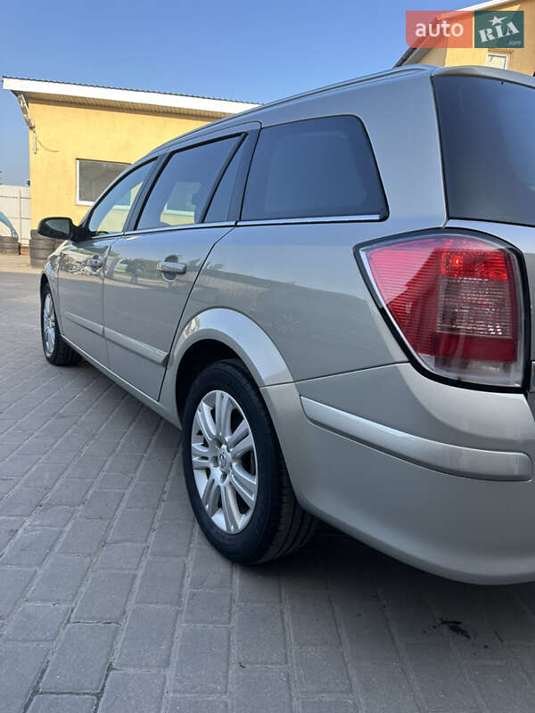 Універсал Opel Astra 2007 в Львові