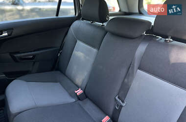 Универсал Opel Astra 2006 в 