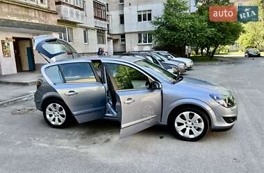 Хетчбек Opel Astra 2009 в 
