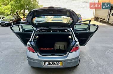 Хетчбек Opel Astra 2009 в 