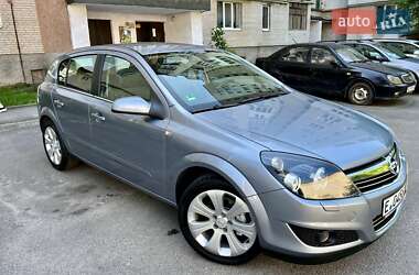 Хетчбек Opel Astra 2009 в 