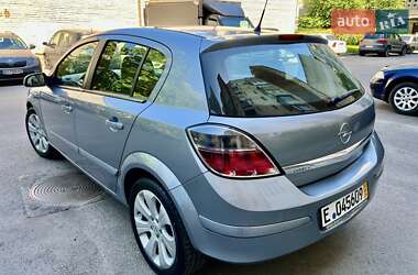 Хетчбек Opel Astra 2009 в 