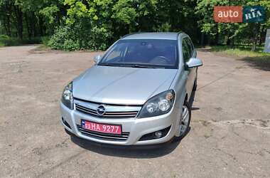 Универсал Opel Astra 2010 в 