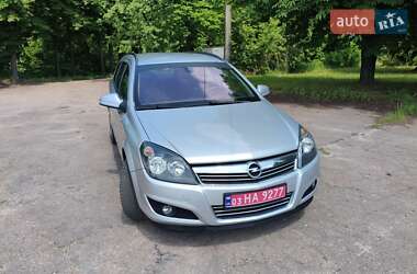 Универсал Opel Astra 2010 в 