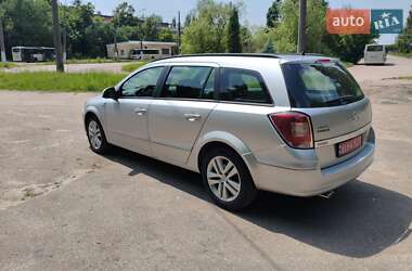 Универсал Opel Astra 2010 в 