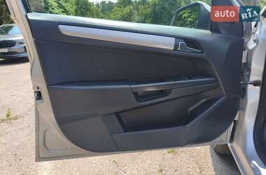 Универсал Opel Astra 2010 в 