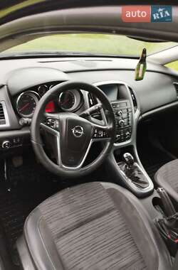 Универсал Opel Astra 2014 в 
