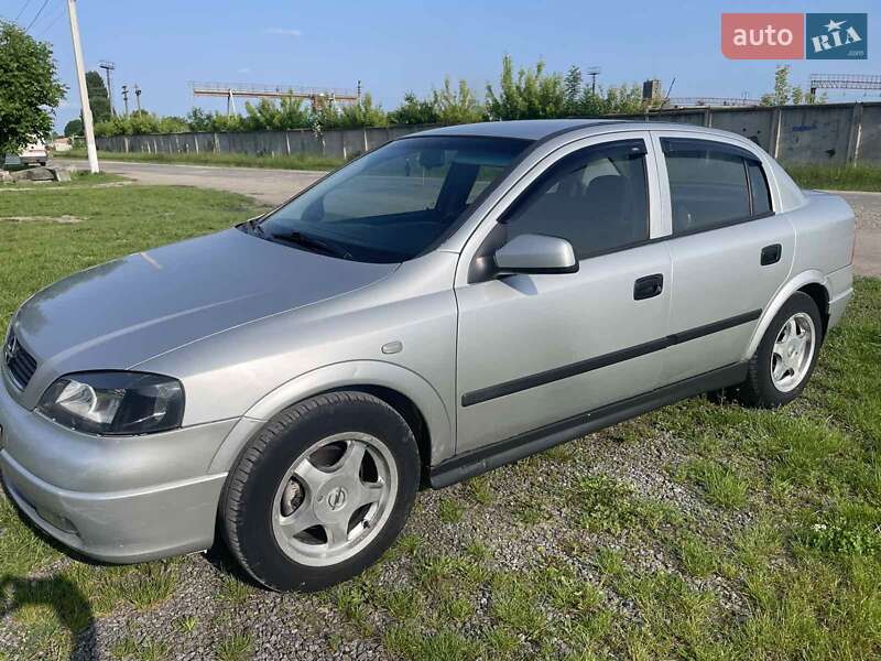 Opel Astra 2004