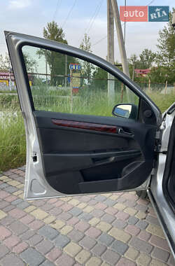 Универсал Opel Astra 2005 в 