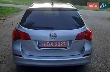 Универсал Opel Astra 2011 в 