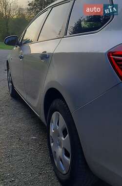 Универсал Opel Astra 2011 в 