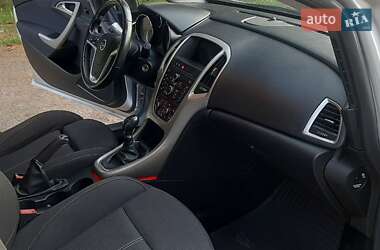Универсал Opel Astra 2011 в 