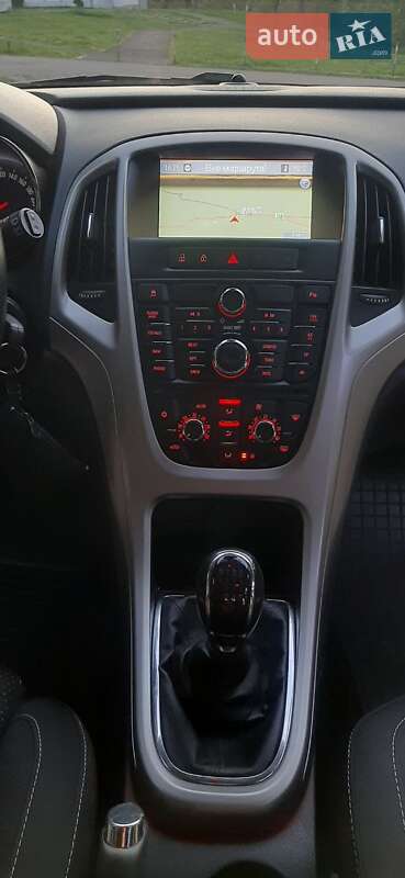 Универсал Opel Astra 2011 в Стрые