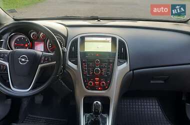 Универсал Opel Astra 2011 в 