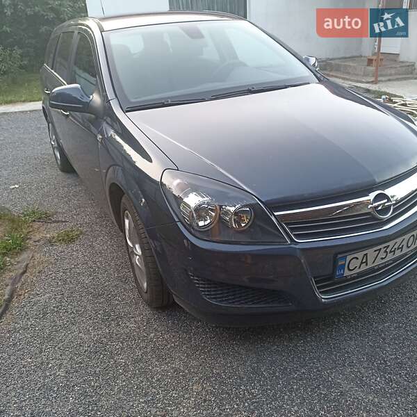Opel Astra 2010