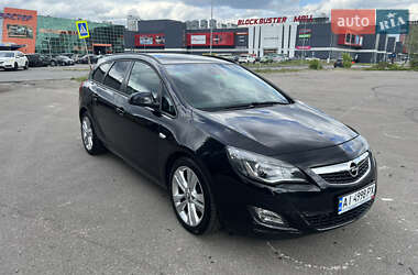 Универсал Opel Astra 2011 в Киеве