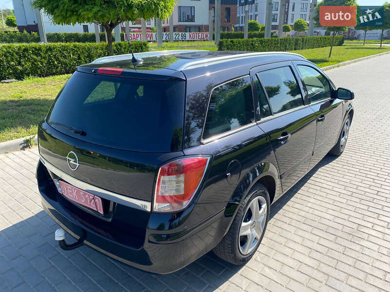 Универсал Opel Astra 2010 в Умани