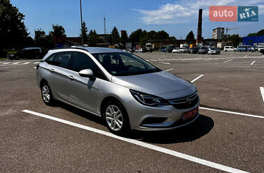 Универсал Opel Astra 2019 в Житомире