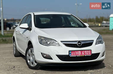 Хэтчбек Opel Astra 2011 в Львове