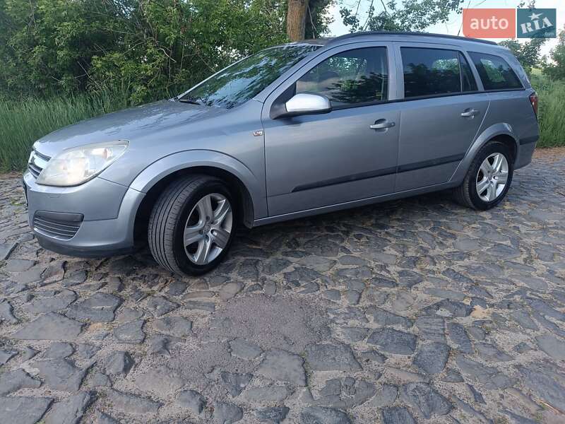 Универсал Opel Astra 2005 в Ровно